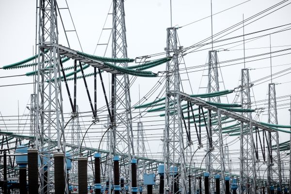 Eerder extra netcapaciteit voor bedrijven Rotterdamse haven